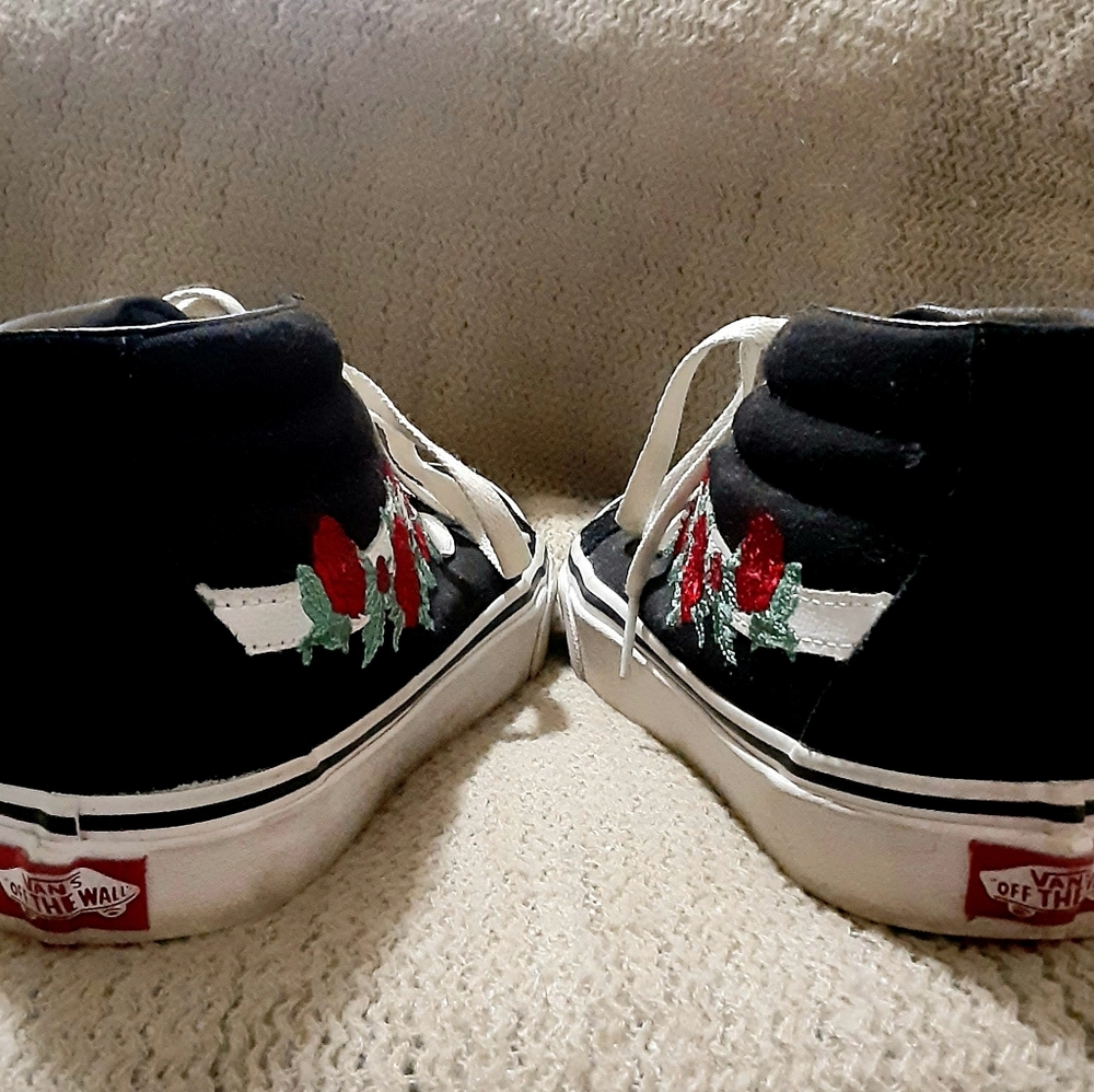 !Rose Off The Wall Van's!